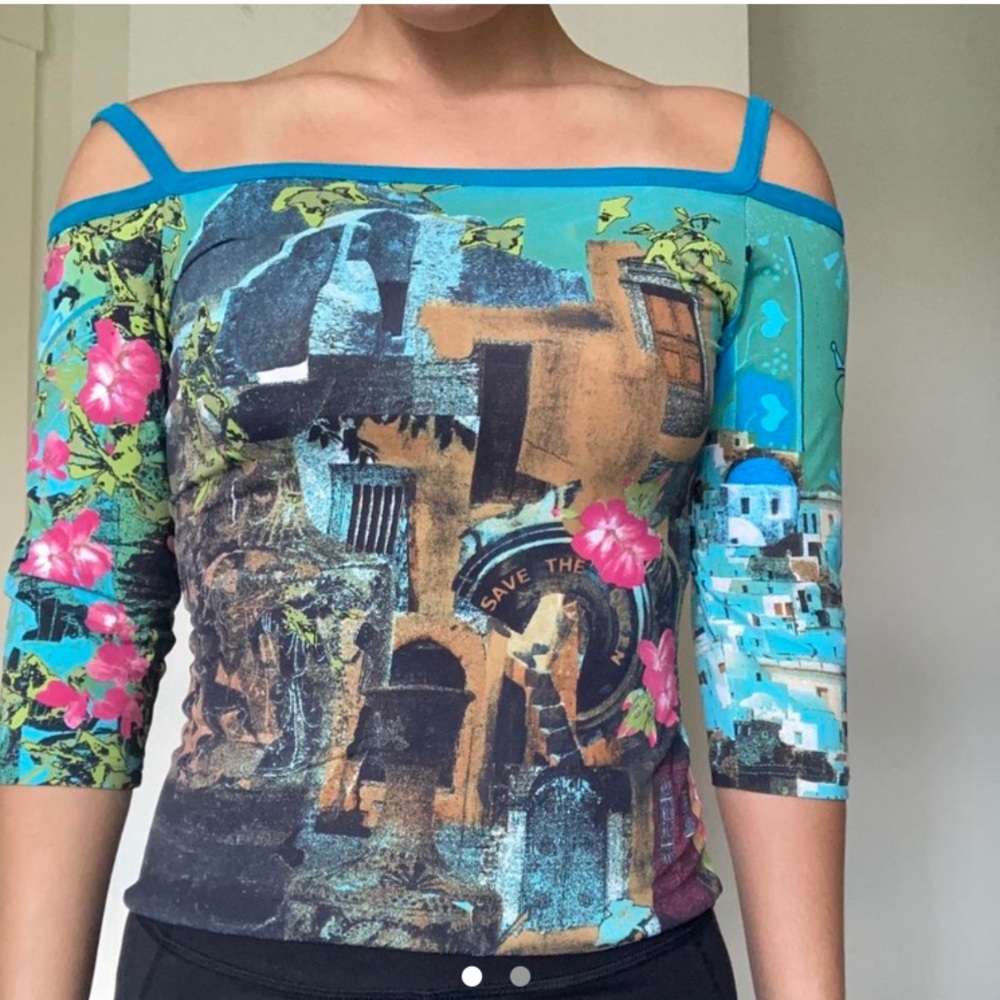 Off the shoulder graphic 3/4 sleeve top tinyjewishgirl